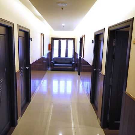 Taz Kamar Family Hotel チェンナイ エクステリア 写真