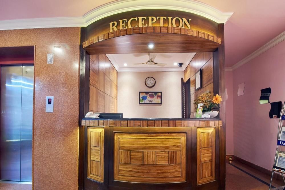Taz Kamar Family Hotel チェンナイ エクステリア 写真