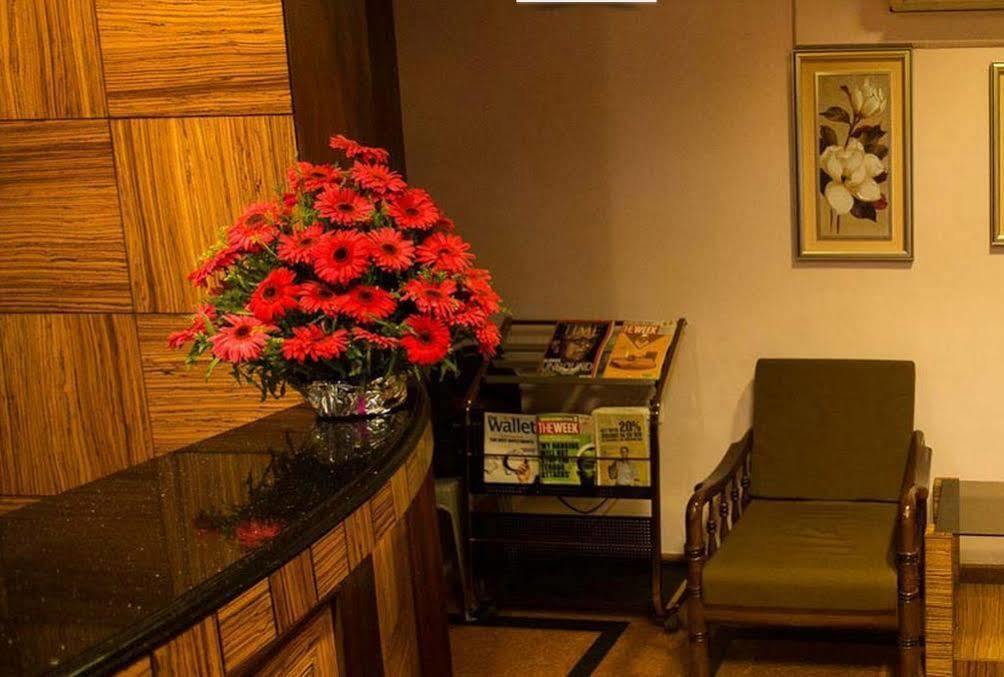 Taz Kamar Family Hotel チェンナイ エクステリア 写真