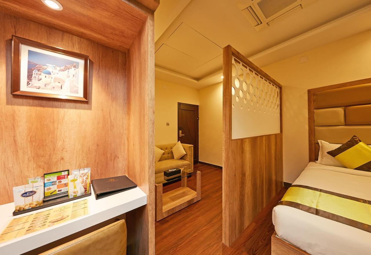 Taz Kamar Family Hotel チェンナイ エクステリア 写真