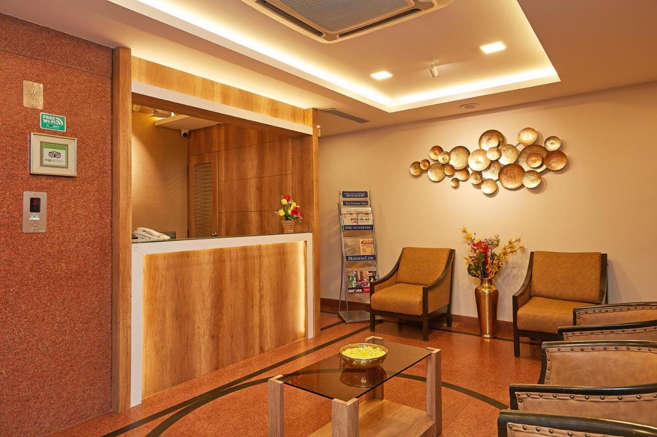 Taz Kamar Family Hotel チェンナイ エクステリア 写真